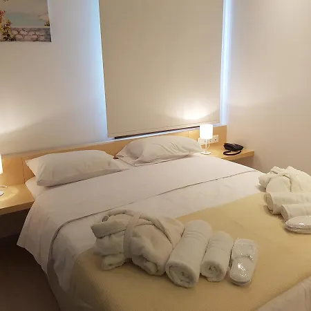 8kto 4* مدينة سكياثوس