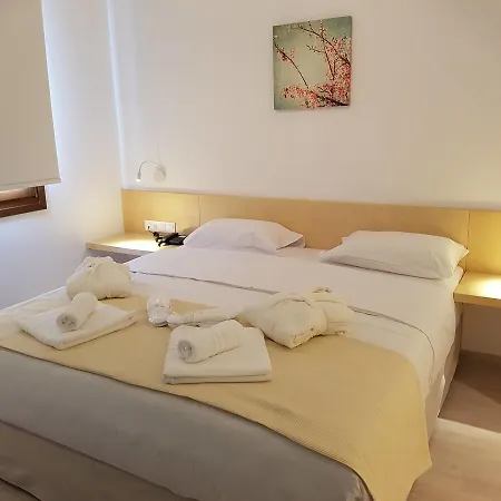 8kto Skiathos