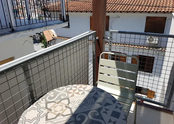 8kto 4* Skiathos stad